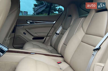 Фастбэк Porsche Panamera 2013 в 