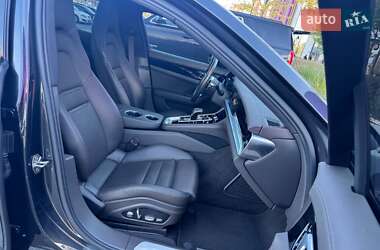 Фастбек Porsche Panamera 2018 в  фото 13 Фастбек Porsche Panamera 2018 в