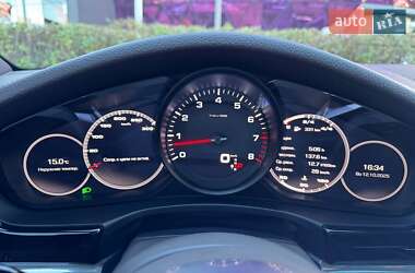 Фастбек Porsche Panamera 2018 в  фото 22 Фастбек Porsche Panamera 2018 в