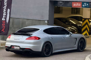 Фастбэк Porsche Panamera 2013 в 