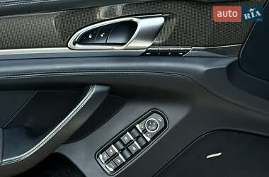 Фастбэк Porsche Panamera 2013 в 