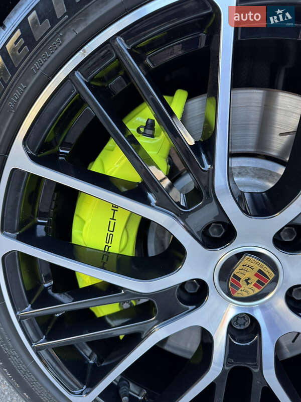 Фастбэк Porsche Panamera 2023 в Киеве