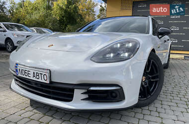 Фастбэк Porsche Panamera 2017 в Львове
