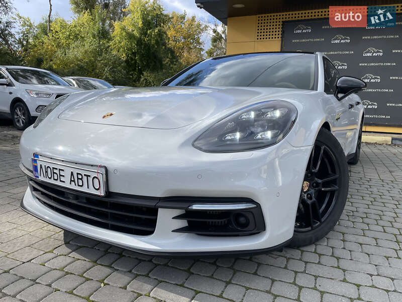 Фастбэк Porsche Panamera 2017 в 