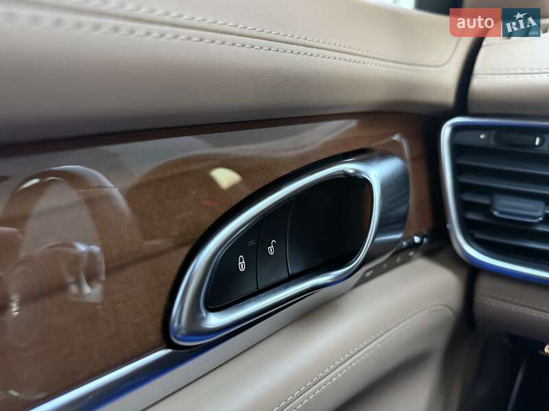 Фастбэк Porsche Panamera 2013 в Киеве