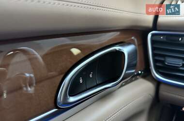 Фастбэк Porsche Panamera 2013 в 