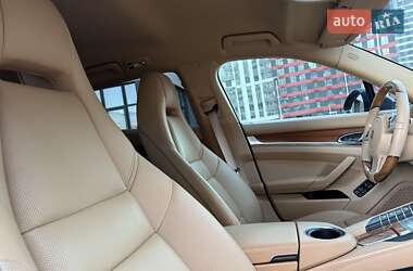 Фастбэк Porsche Panamera 2013 в 