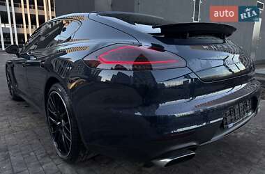 Фастбэк Porsche Panamera 2013 в 