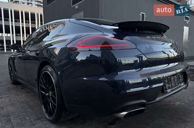 Фастбэк Porsche Panamera 2013 в 
