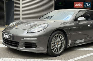 Фастбэк Porsche Panamera 2014 в 