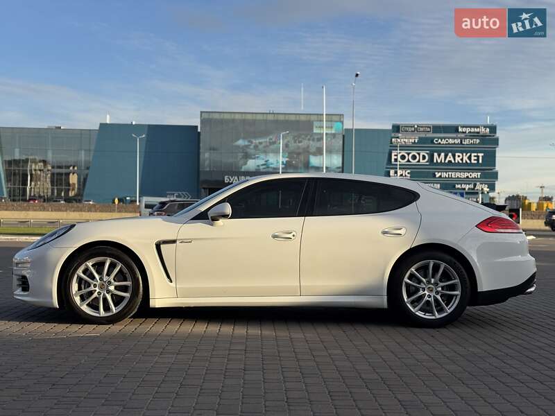 Фастбэк Porsche Panamera 2013 в Киеве