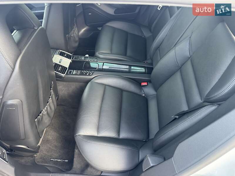 Фастбэк Porsche Panamera 2013 в Киеве