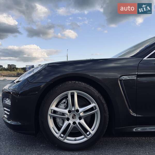 Фастбэк Porsche Panamera 2012 в Запорожье