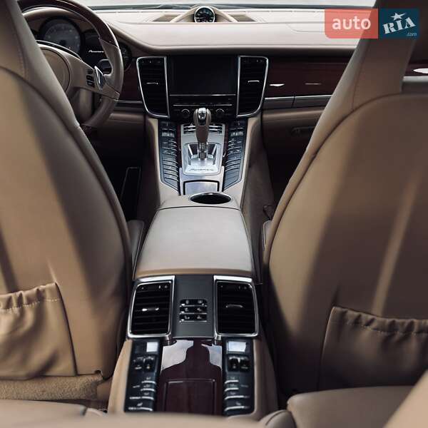 Фастбэк Porsche Panamera 2012 в Запорожье