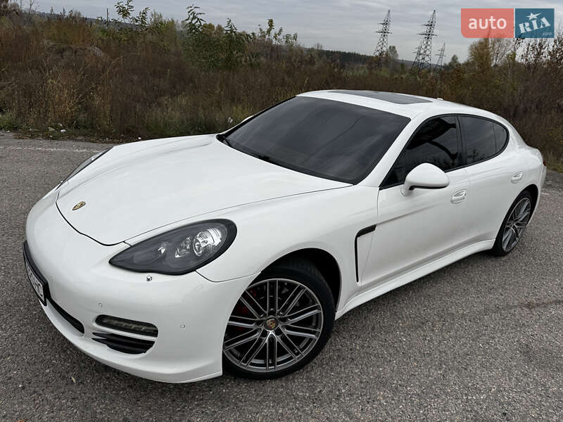 Фастбек Porsche Panamera 2010 в Харкові