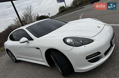 Фастбек Porsche Panamera 2010 в 