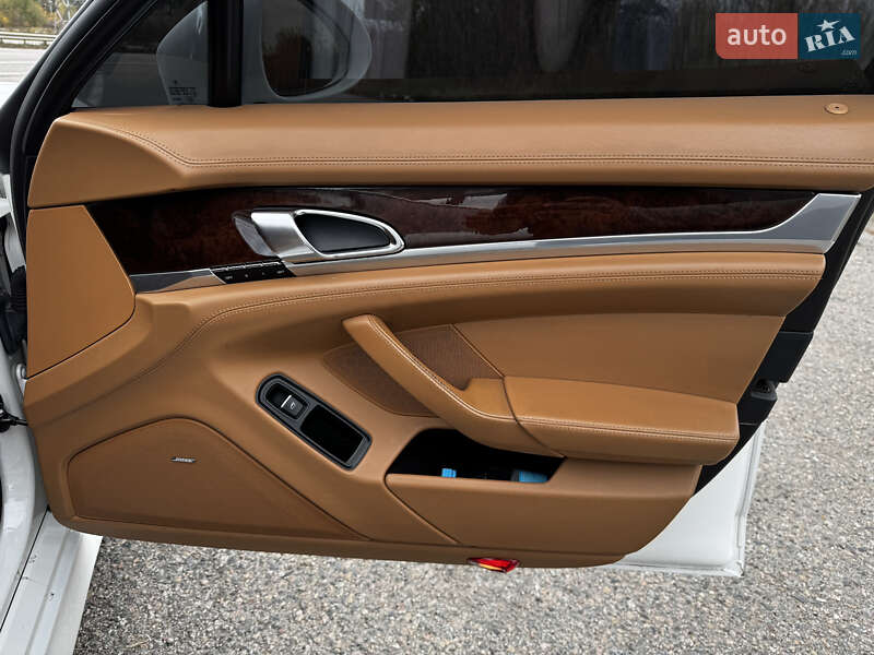 Фастбек Porsche Panamera 2010 в Харкові