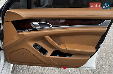 Фастбек Porsche Panamera 2010 в 