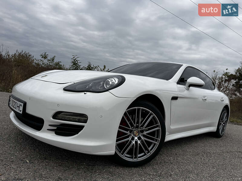 Фастбек Porsche Panamera 2010 в Харкові