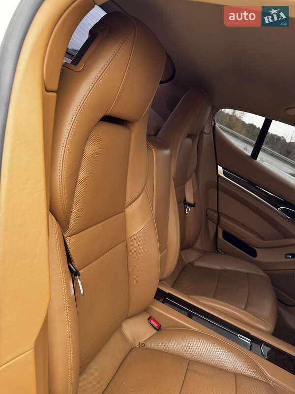 Фастбек Porsche Panamera 2010 в Харкові