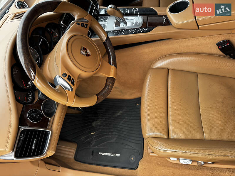 Фастбек Porsche Panamera 2010 в Харкові