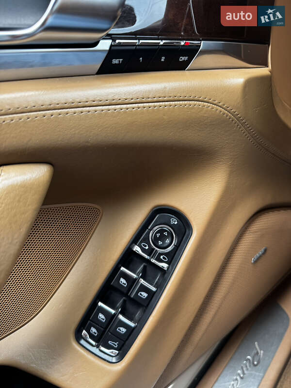 Фастбек Porsche Panamera 2010 в Харкові