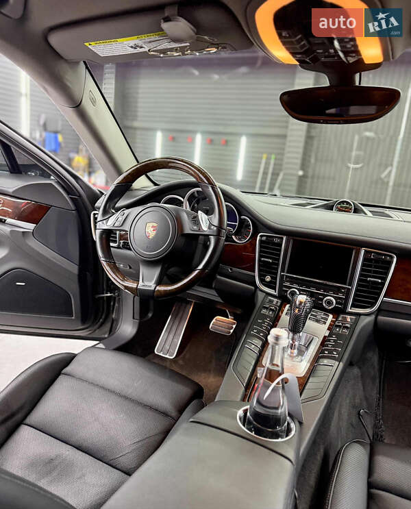 Фастбек Porsche Panamera 2013 в Києві фото 8 Фастбек Porsche Panamera 2013 в Києві