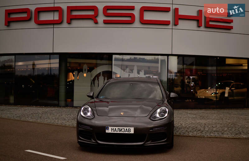 Фастбек Porsche Panamera 2013 в Києві фото 21 Фастбек Porsche Panamera 2013 в Києві
