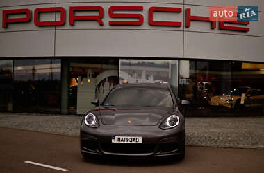 Фастбэк Porsche Panamera 2013 в 