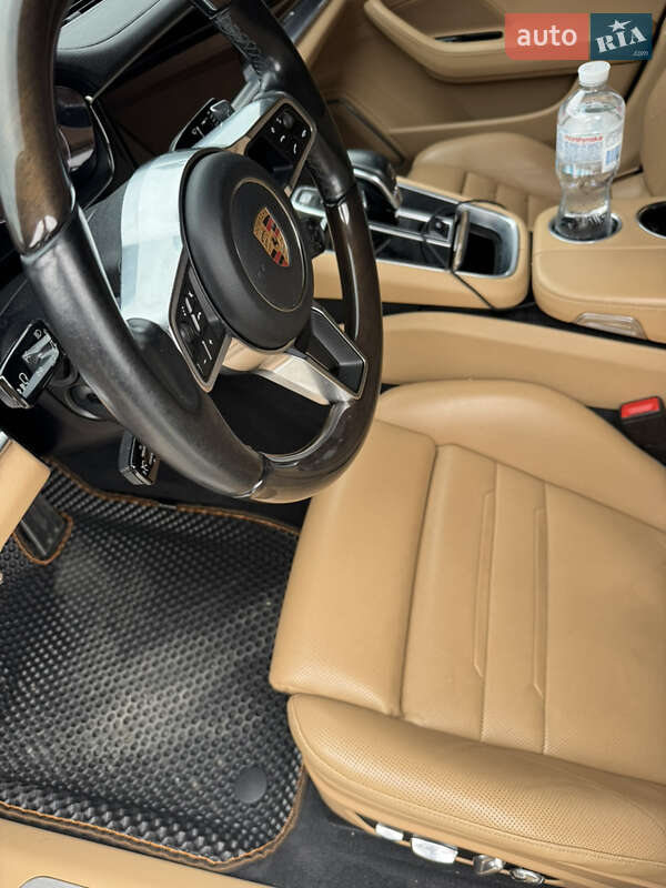 Фастбэк Porsche Panamera 2017 в Киеве