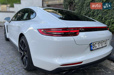 Фастбэк Porsche Panamera 2018 в 