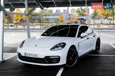 Фастбэк Porsche Panamera 2019 в Киеве