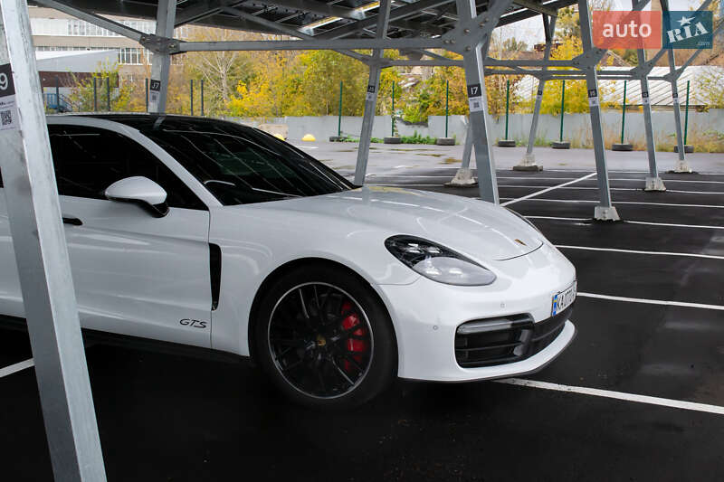 Фастбек Porsche Panamera 2019 в Києві
