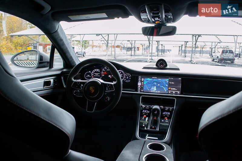 Фастбек Porsche Panamera 2019 в Києві