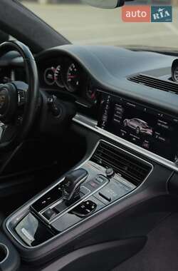 Фастбэк Porsche Panamera 2018 в 