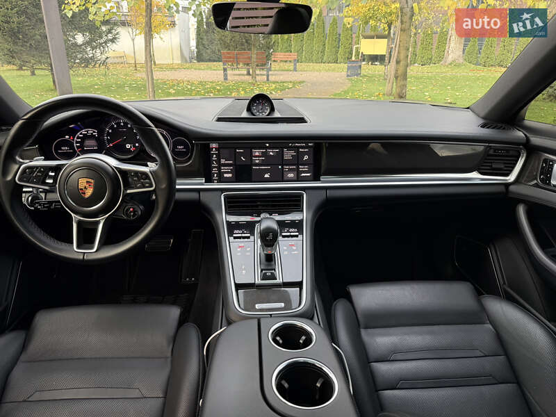 Фастбек Porsche Panamera 2017 в Києві фото 10 Фастбек Porsche Panamera 2017 в Києві