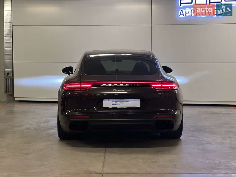 Фастбэк Porsche Panamera 2018 в Киеве