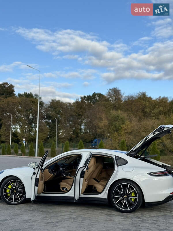 Фастбек Porsche Panamera 2018 в Вінниці