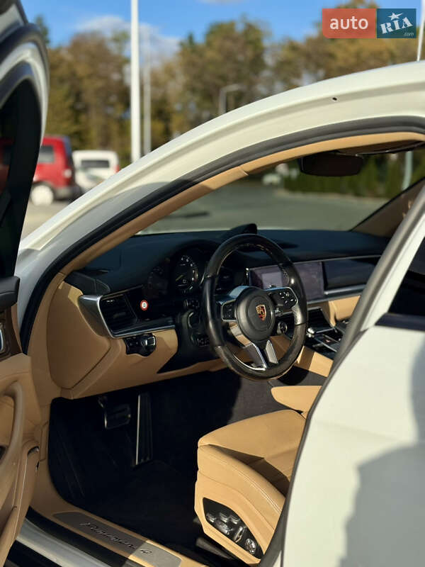 Фастбек Porsche Panamera 2018 в Вінниці