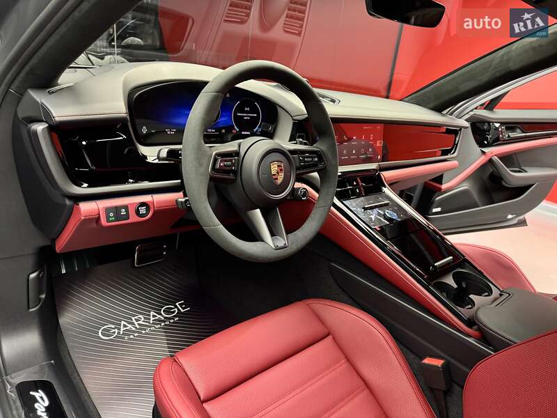 Фастбек Porsche Panamera 2025 в Києві