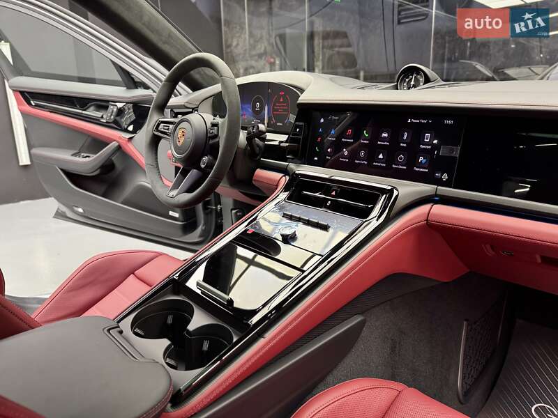 Фастбек Porsche Panamera 2025 в Києві