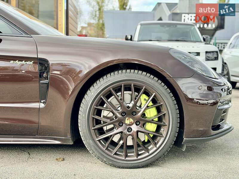 Фастбек Porsche Panamera 2019 в Києві