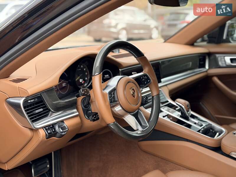 Фастбек Porsche Panamera 2019 в Києві