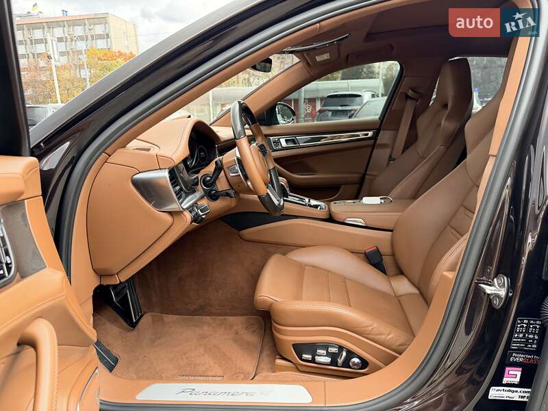 Фастбек Porsche Panamera 2019 в Києві