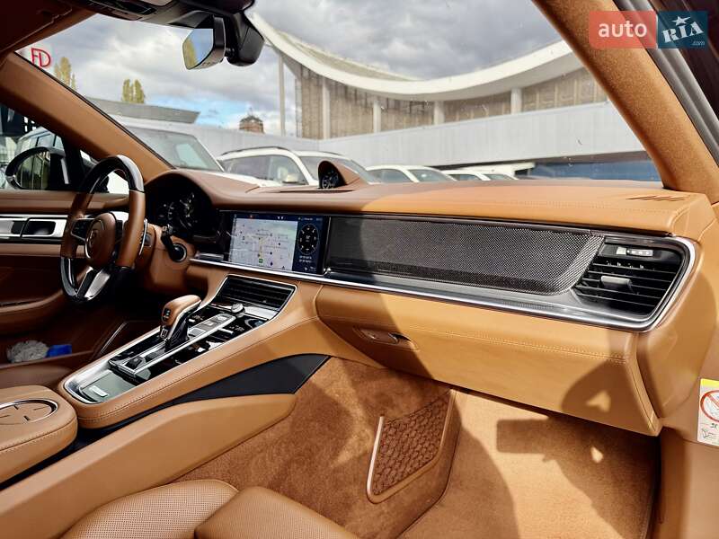 Фастбек Porsche Panamera 2019 в Києві