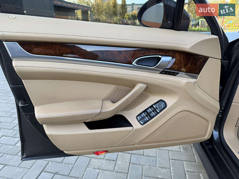Фастбек Porsche Panamera 2011 в Кривому Розі фото 18 Фастбек Porsche Panamera 2011 в Кривому Розі