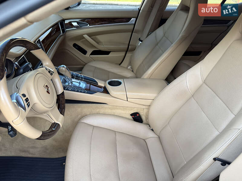 Фастбек Porsche Panamera 2011 в Кривому Розі фото 20 Фастбек Porsche Panamera 2011 в Кривому Розі