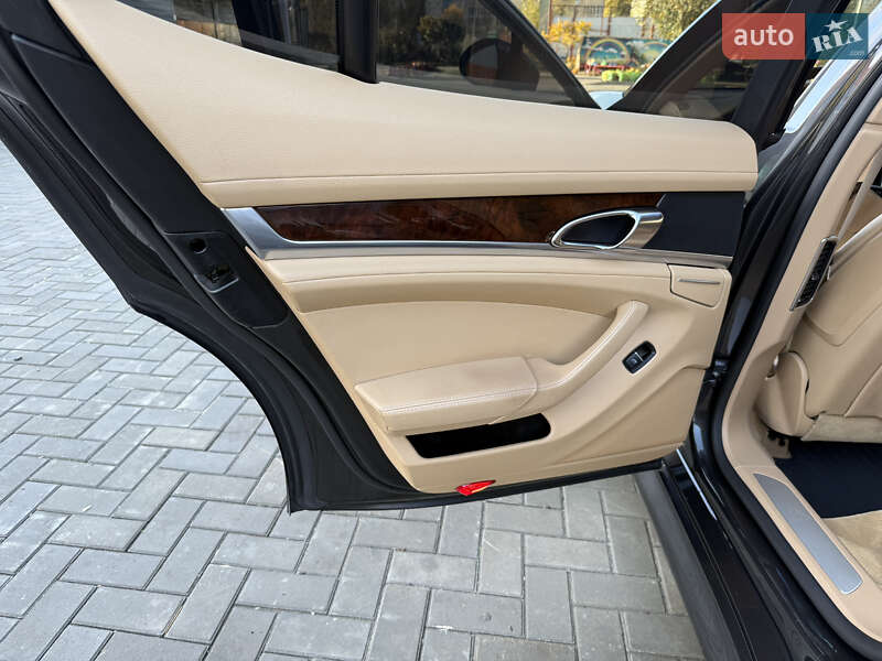 Фастбек Porsche Panamera 2011 в Кривому Розі фото 22 Фастбек Porsche Panamera 2011 в Кривому Розі