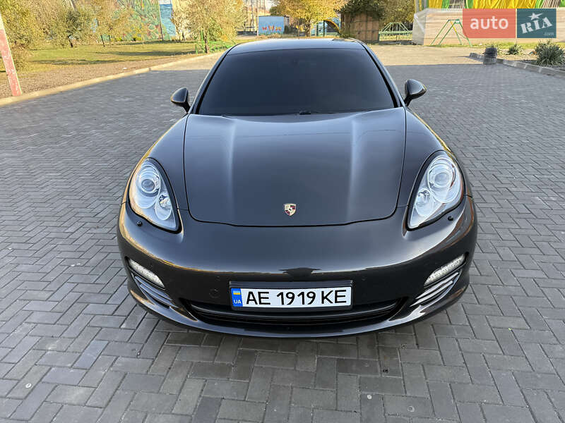 Фастбек Porsche Panamera 2011 в Кривому Розі фото 44 Фастбек Porsche Panamera 2011 в Кривому Розі