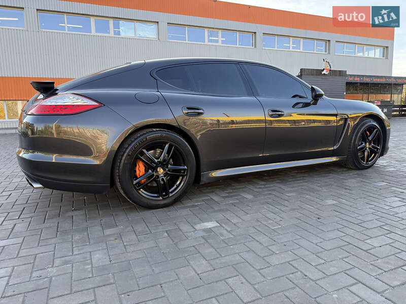 Фастбек Porsche Panamera 2011 в Кривому Розі фото 48 Фастбек Porsche Panamera 2011 в Кривому Розі